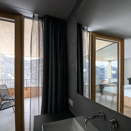 Emilia Apartment