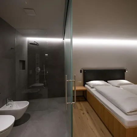 Emilia Apartment *